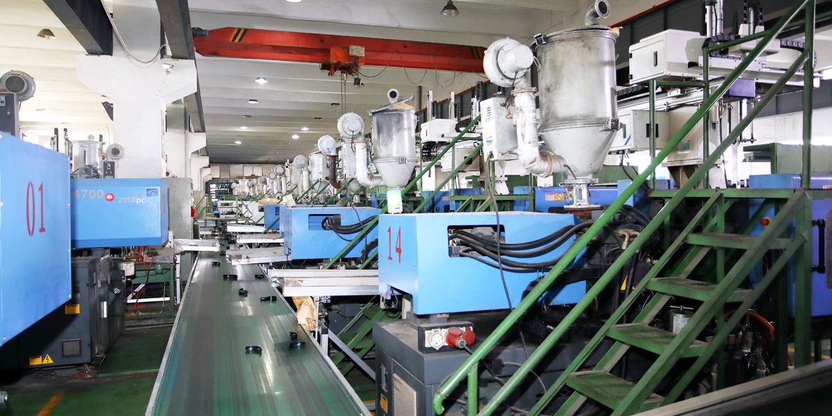 Injection molding line